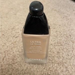 Chanel Ultra Le Teint B10 Foundation